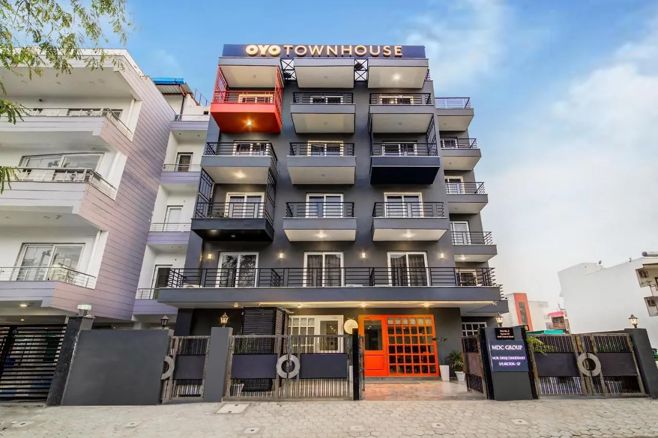 Townhouse Golf Course Road Hotel Gurgaon India
