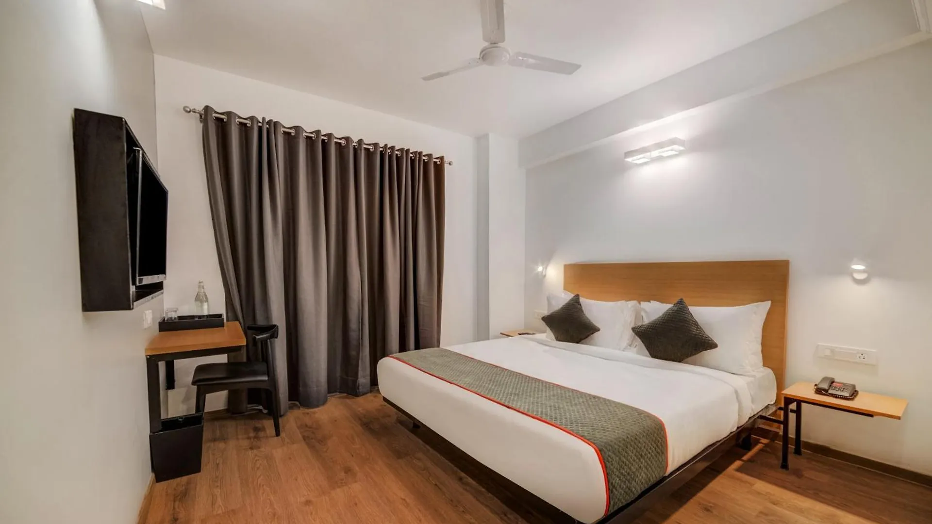 Townhouse Golf Course Road Hotel Gurgaon 4*,