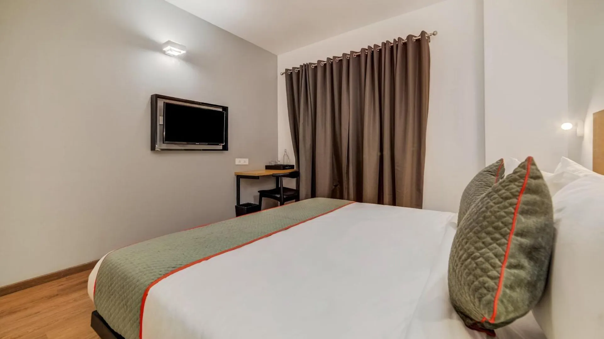 Townhouse Golf Course Road Hotel Gurgaon